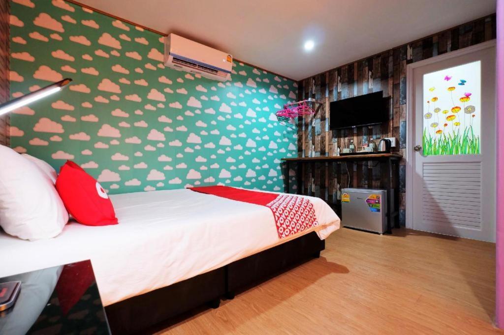Oyo 503 Phuket Numnoi Hotel Bang Tao Beach  Exterior photo