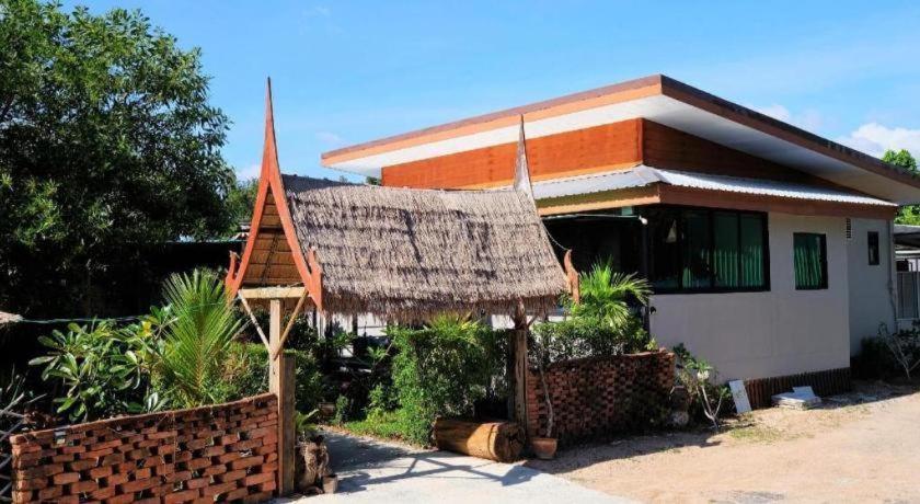 Oyo 503 Phuket Numnoi Hotel Bang Tao Beach  Exterior photo