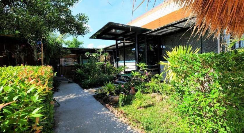 Oyo 503 Phuket Numnoi Hotel Bang Tao Beach  Exterior photo